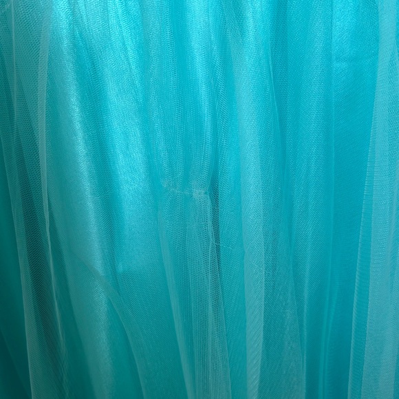 Grad dress 2015 - Picture 4 of 5